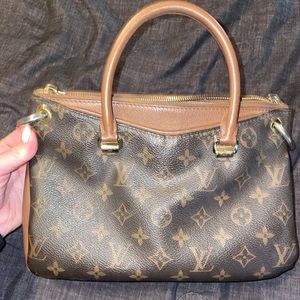 Authentic Louis Vuitton monogram Pallas BB